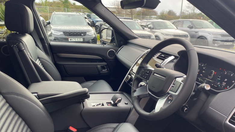 Land Rover Discovery 3.0 D350 Dynamic SE 5dr Auto Diesel Station Wagon